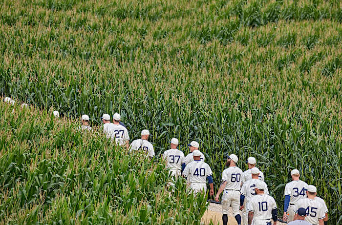 The Yankees take the (corn) field at MLB's Field of Dreams Game.